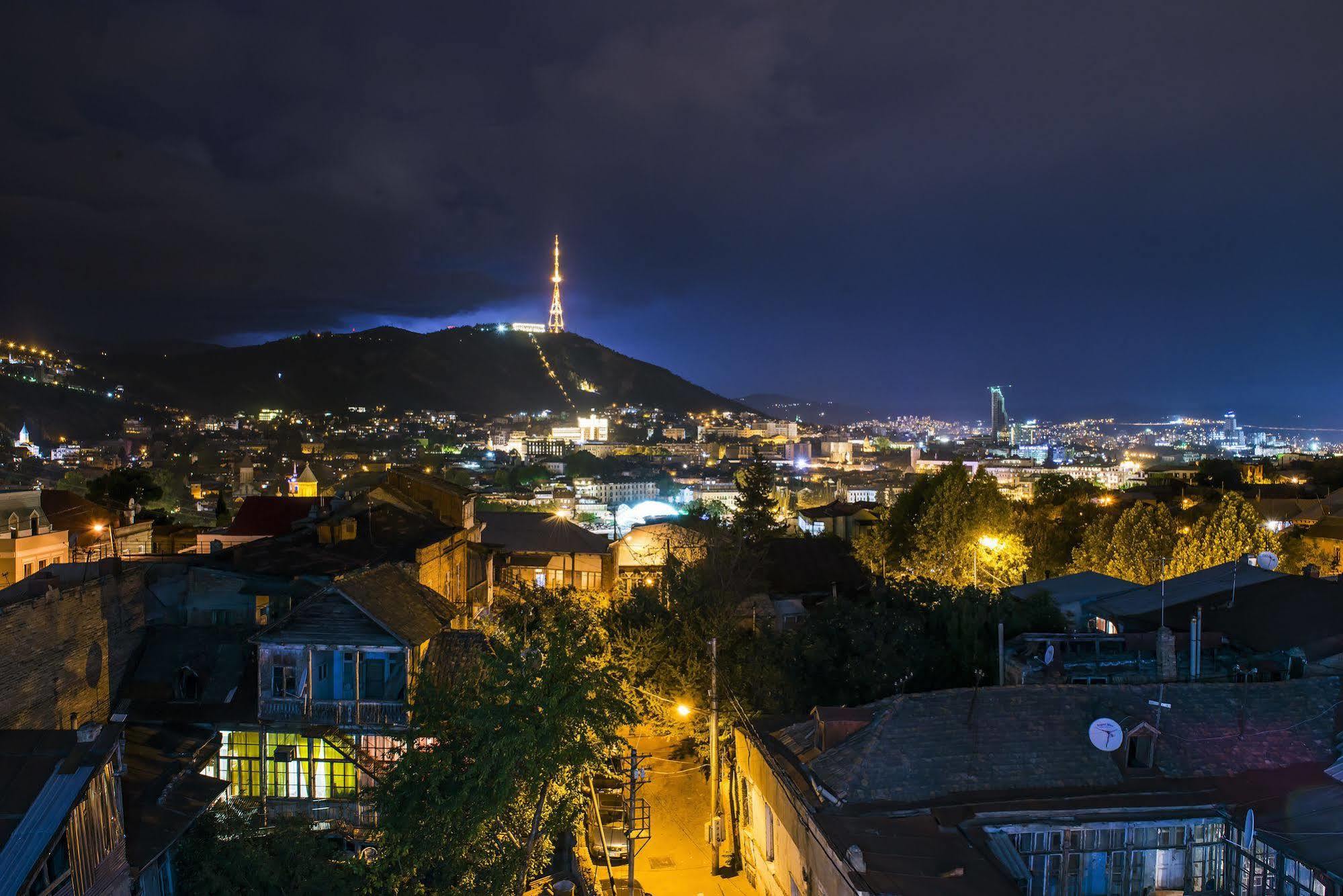 نزل تبليسي المظهر الخارجي الصورة